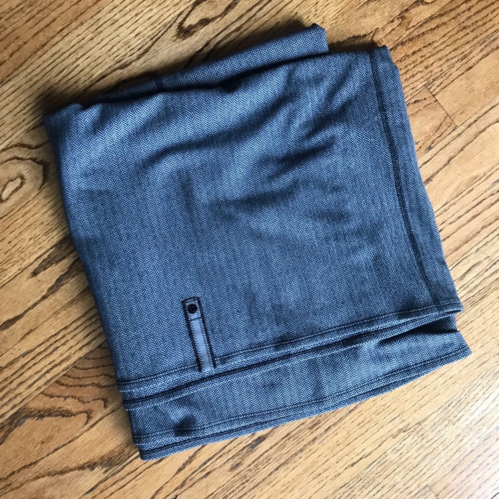 Lululemon infinity scarf